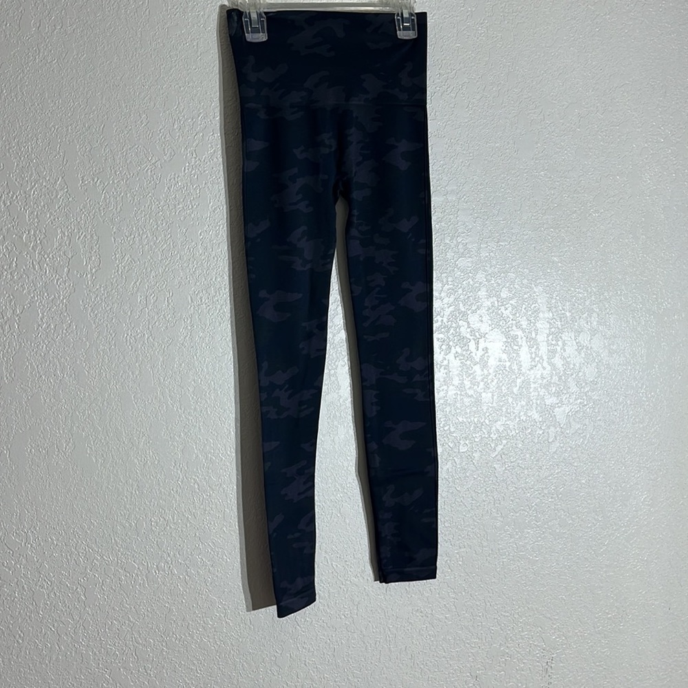 Spanx camo leggings - Picture 3 of 6